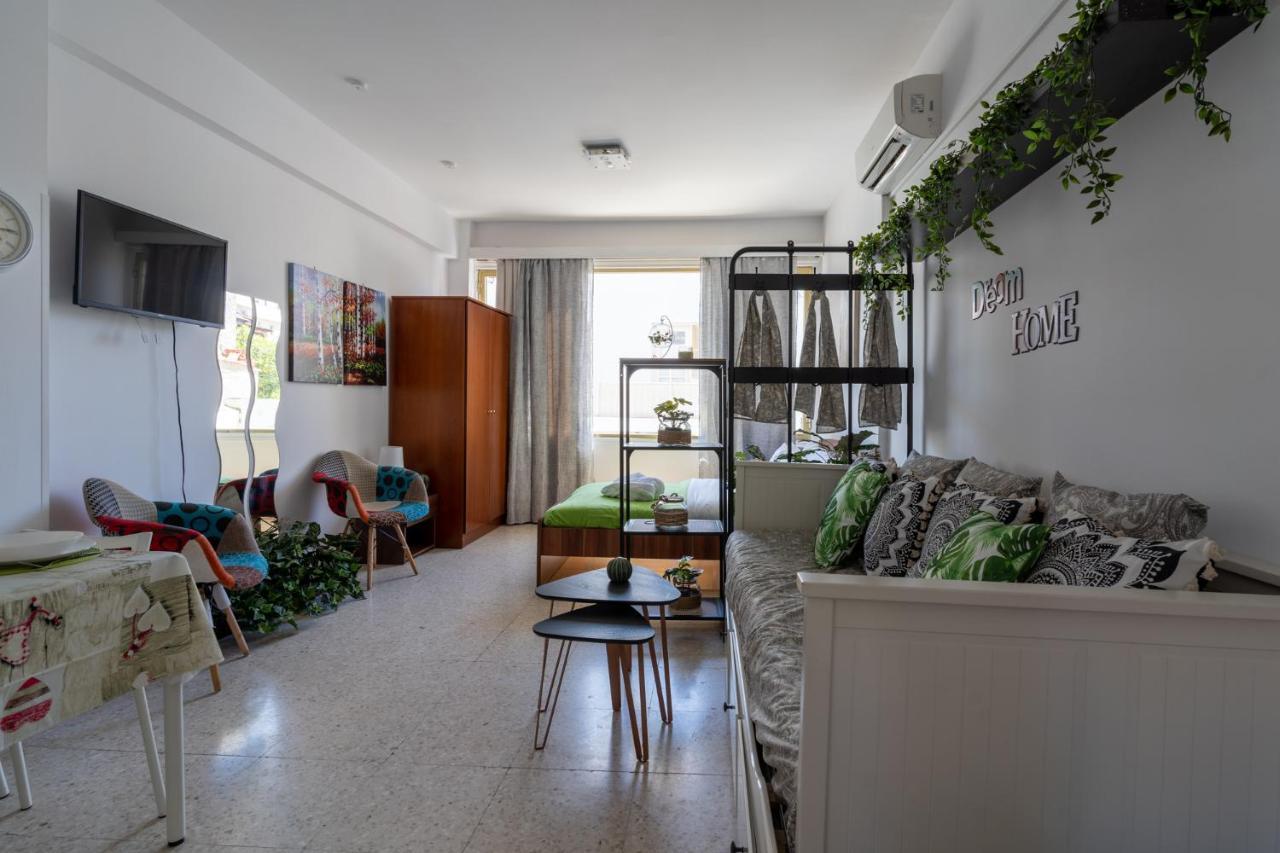 Oasis - Cozy Studio In Larnaca Bagian luar foto
