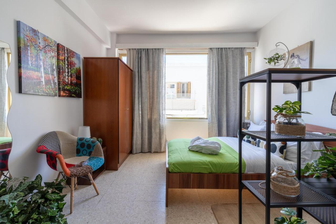 Oasis - Cozy Studio In Larnaca Bagian luar foto